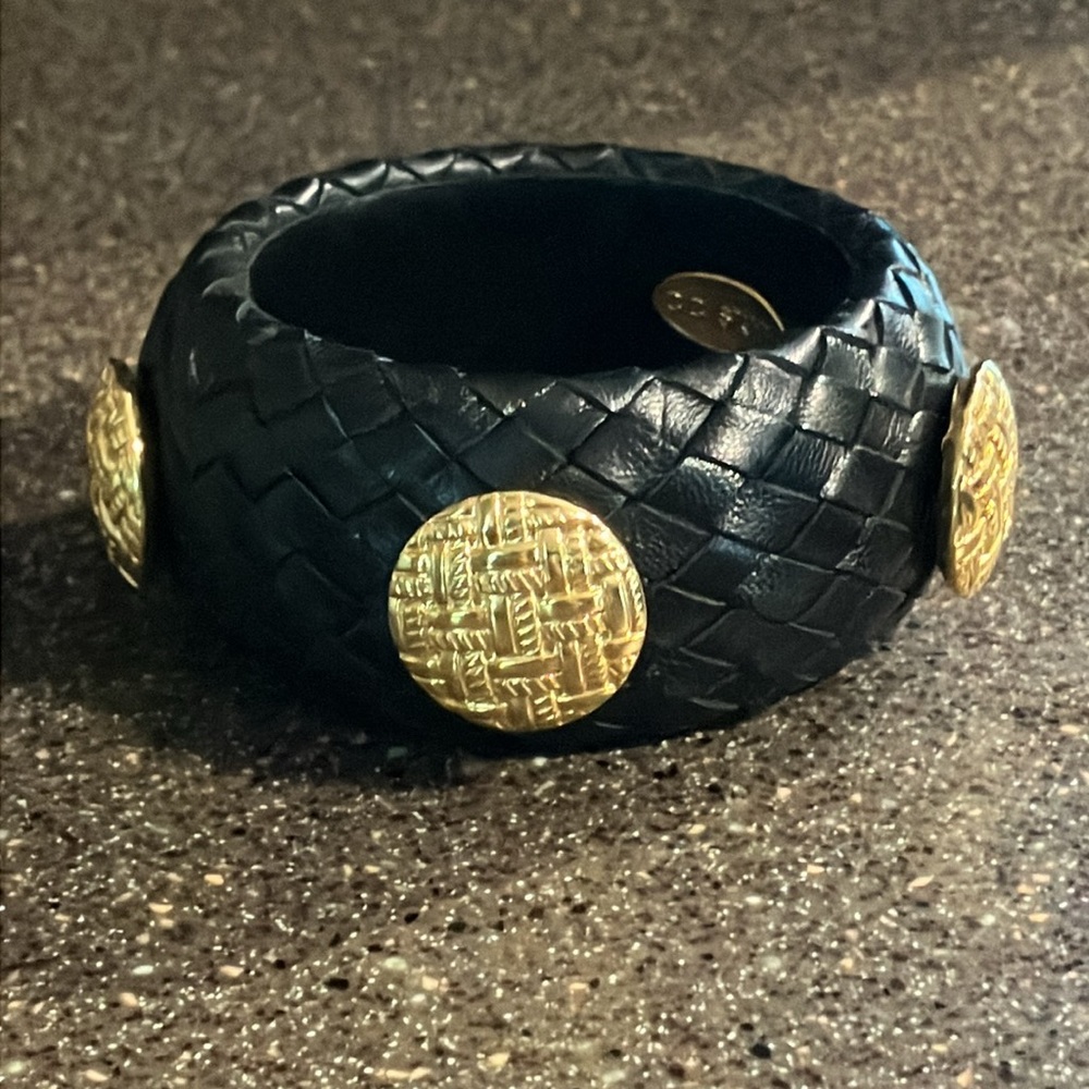 CC SKYE LEATHER AND BRASS CHUNKY OVERSIZED BANGLE BRACELET LADIES BLACK GOLD